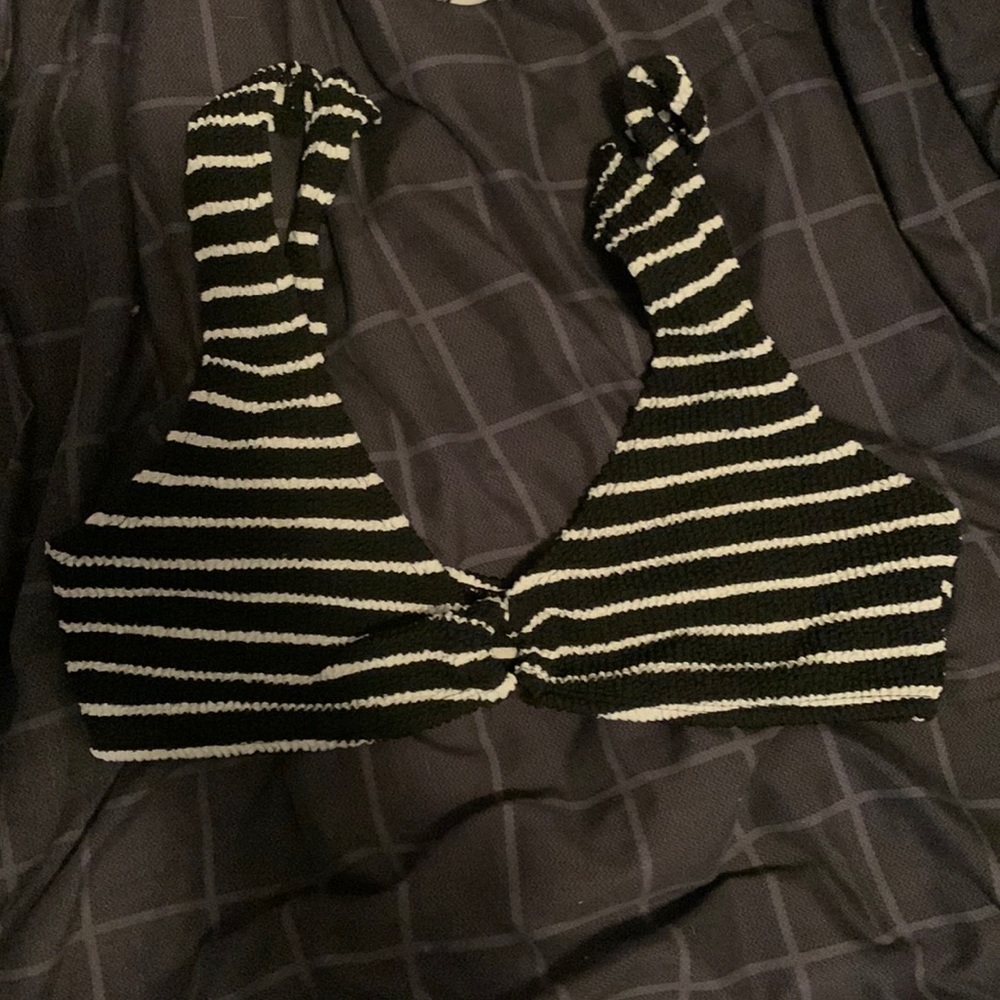 Bathing suit top that doesn’t fit me anymore.